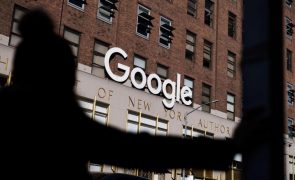 Bruxelas designa Google, Microsoft e Apple como intermediárias e abre investigações