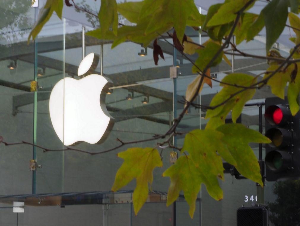 Google vai analisar nomeação como intermediária de conteúdos e Apple diz estar