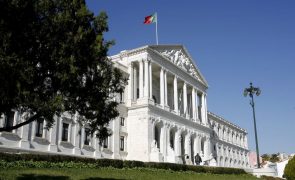 Medidas de habitação vetadas voltam ao parlamento dia 21 e debates quinzenais regressam a 27