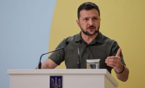 Zelensky acusa Putin de matar líder do Grupo Wagner