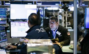 Wall Street fecha em ligeira alta mas encerra semana com prejuízos