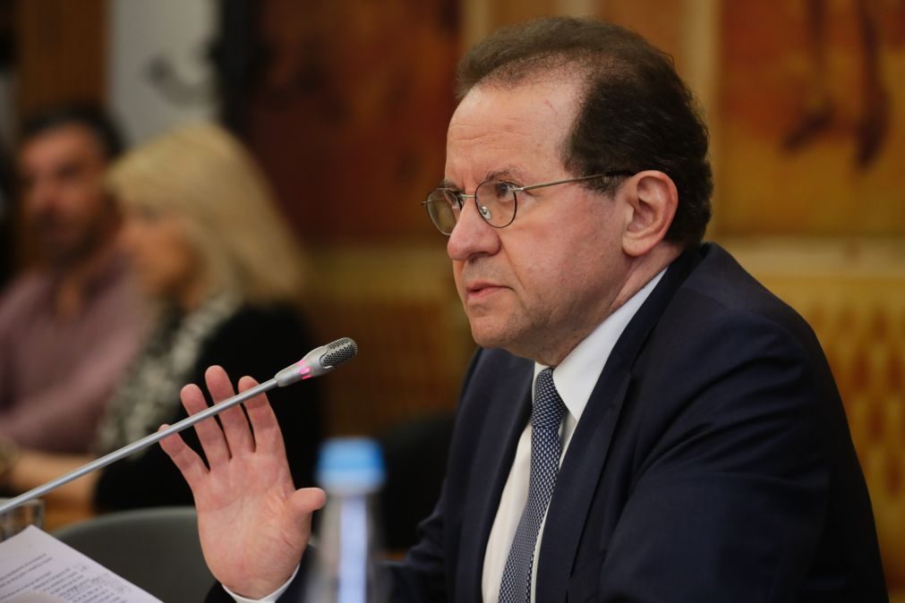 Constâncio defende que banca beneficia com soluções de reajustamento de créditos