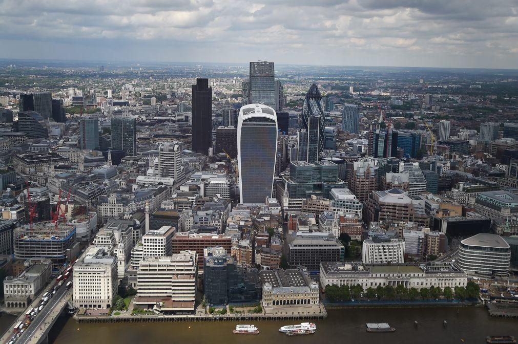 Polícia do Reino Unido captura suspeito de terrorismo fugido de prisão em Londres