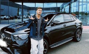 David Carreira Cantor troca de carro e exibe Mercedes de 100 mil euros