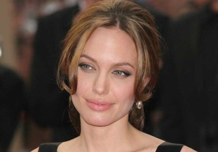 Revelação - Angelina Jolie pediu palmadas a mordomo na Mansão Playboy