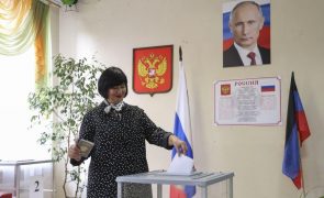 Rússia alarga eleições locais a regiões anexadas à Ucrânia apesar de protestos