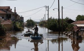 Inundações na Grécia elevam número de mortos para 14