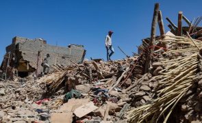 Da aldeia de Tafeghaghte resta a escola e só metade da população após o sismo