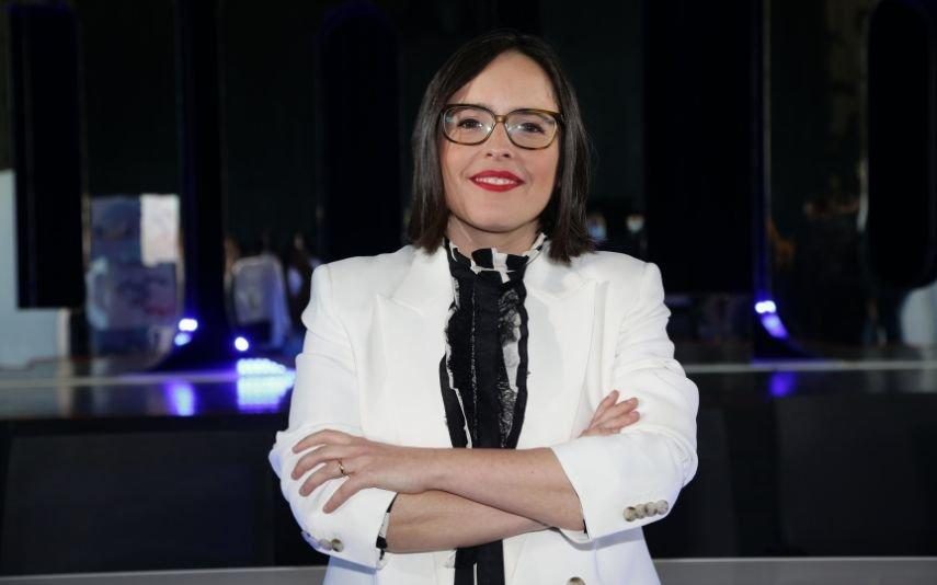 Joana Marques Dá espetáculo de coach desmotivacional e faz 'mira' a Cristina Ferreira