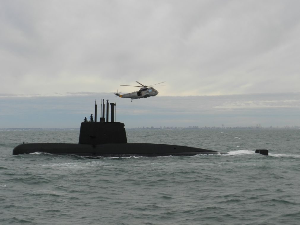 Buscas por submarino argentino continuam sem sucesso