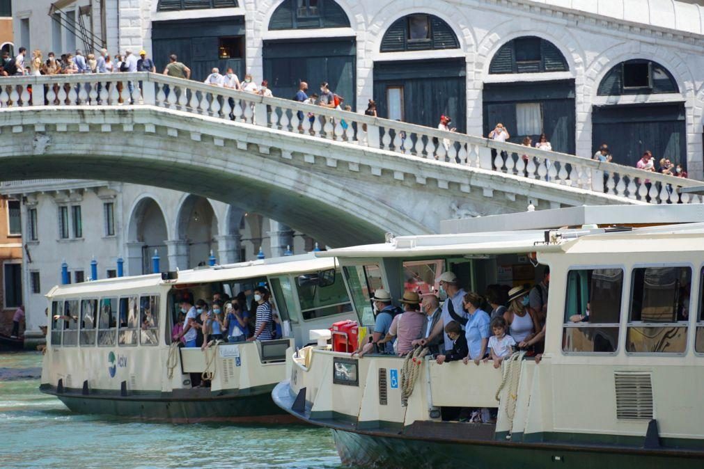 Veneza vai testar em 2024 imposto direcionado aos turistas de um dia
