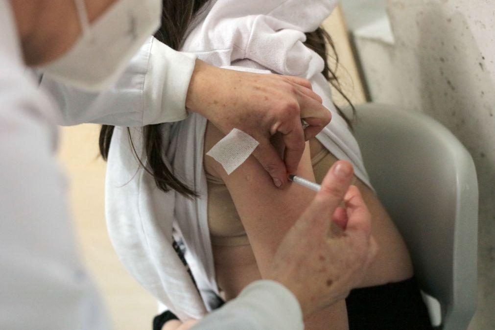 Mais de 2.100 farmácias já aderiram à campanha de vacinação contra a covid-19 e a gripe