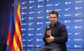 Deco diz que FC Barcelona não tem opção de compra de João Cancelo e João Félix
