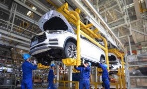 Ações de fabricantes chineses caem após Comissão Europeia anunciar investigação