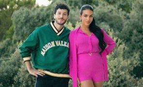 Georgina Rodriguez É estrela em videoclipe com vestido sedutor
