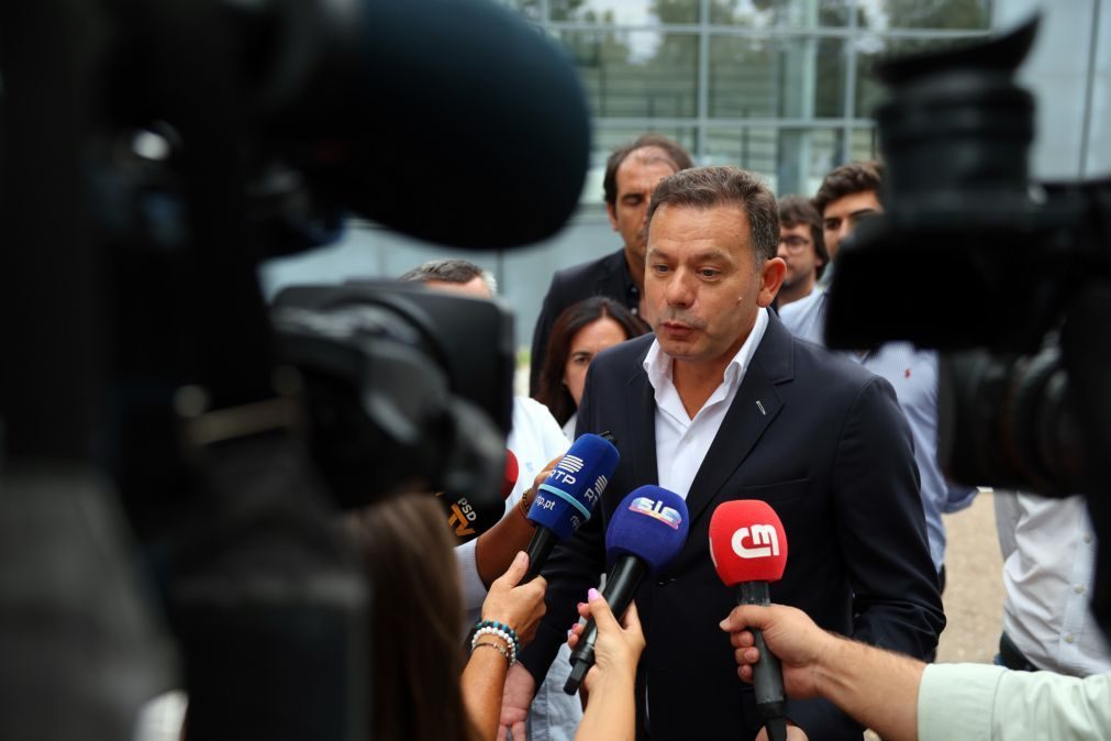 Montenegro desafia Governo para compromisso de