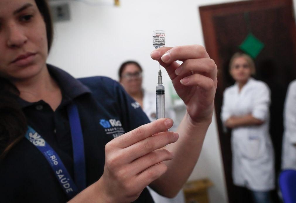 OMS insiste no reforço da vacinação face a novas variantes da covid-19