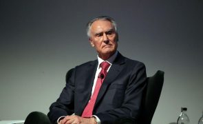 Cavaco aconselha primeiros-ministros a não responder em público aos Presidentes