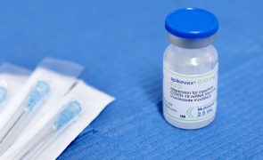 UE autoriza comercialização de nova versão da vacina da Moderna contra a covid-19