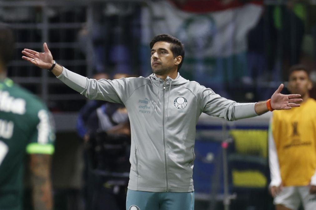 Abel vence duelo luso com Evangelista no Brasileirão, Cuiabá volta a perder pontos