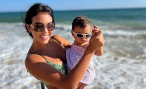 Georgina Rodriguez Partilha vídeo ternurento de Bella a ser vestida pelos irmãos