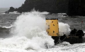 Prolongado até às 06:00 de segunda-feira aviso de agitação marítima na Madeira