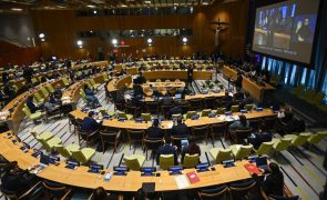 PR angolano pede à comunidade internacional que se abstenha de medidas punitivas unilaterais