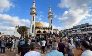 Líbia/Cheias: Manifestantes incendiam casa do autarca de Derna durante protestos