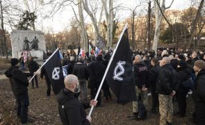 Alemanha proíbe grupo neonazi 