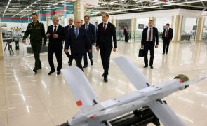 Putin afirma que produção russa de blindados duplicou em 2023