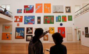 Exposição com 130 obras do pintor Júlio Pomar viaja por oito décadas criativas