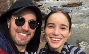 Chris Evans fala pela primeira vez sobre relação com Alba Baptista