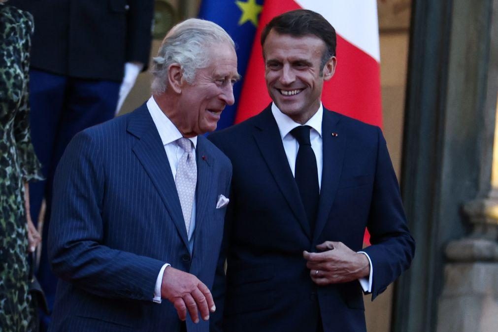 Carlos III defende uma nova política franco-britânica contra as alterações climáticas