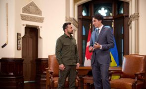 Canadá anuncia nova ajuda de 452 milhões de euros à Ucrânia durante visita de Zelensky