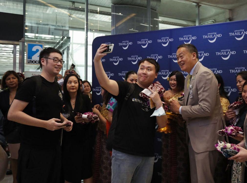 Tailândia concede isenção de visto a chineses para reavivar turismo