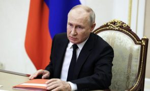 Putin aumenta em 5,5% o seu salário e os de principais autoridades do país