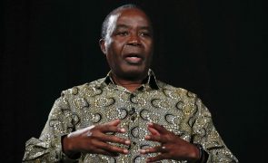 Marcolino Moco acusa Presidência angolana de consagrar 