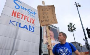 Argumentistas de Hollywood põem um fim à greve após quase cinco meses