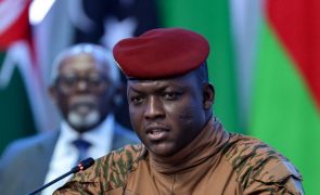 Revista Jeune Afrique acusa Burkina Faso de 