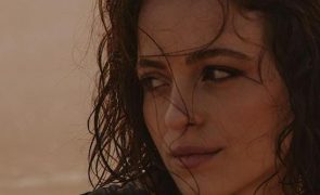 Bruna Quintas mostra-se totalmente despida e Instagram censura-a