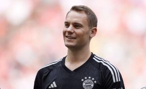 Guarda-redes alemão Manuel Neuer regressa aos treinos do Bayern Munique após dez meses