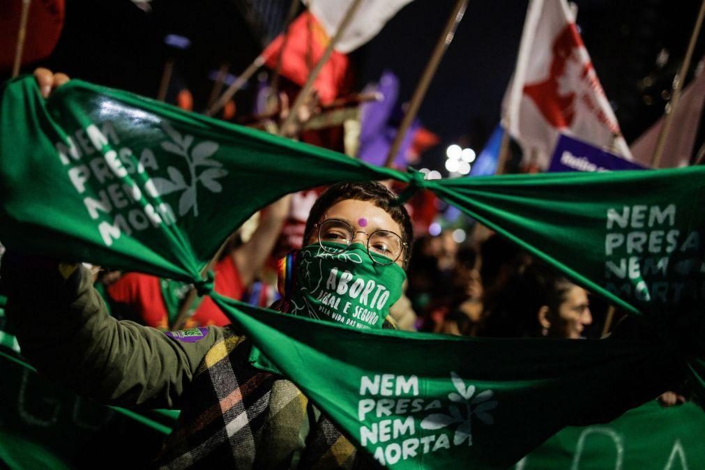 Milhares de mulheres exigem direito ao aborto em marchas na América Latina
