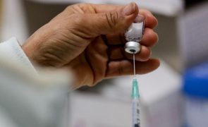 Vacinação contra covid-19 e gripe arranca hoje para mais de dois milhões