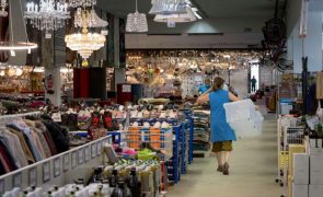Vendas no comércio a retalho recuam 0,3% em agosto