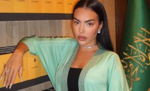 Georgina Rodriguez O visual extravagante de mais de 15 mil euros usado num desfile de luxo!