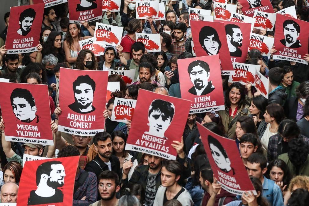 Órgão europeu condena sentença de ativista por ligação a protestos na Turquia