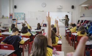 Futuros professores poderão receber até 1.600 euros durante o estágio