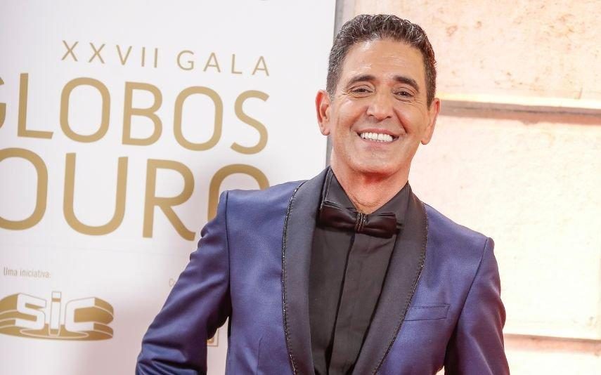 José Figueiras Sobe ao palco dos Globos de Ouro de saltos altos e é elogiado