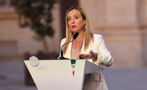 Giorgia Meloni critica juíza que anulou parte de decreto sobre os migrantes