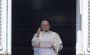 Papa Francisco sugere possibilidade de dar bênçãos a casais do mesmo sexo